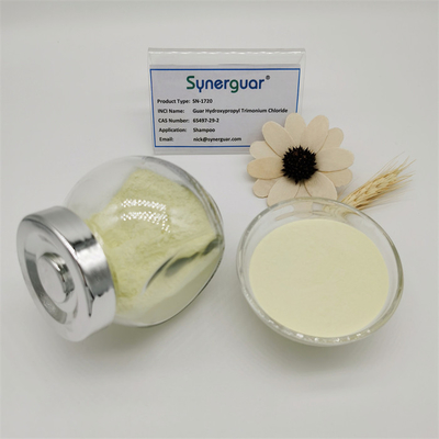 Wit aan het Geelachtige Guar Chloride van Trimonium van de Haarverzorgingshampoo Hydroxypropyl
